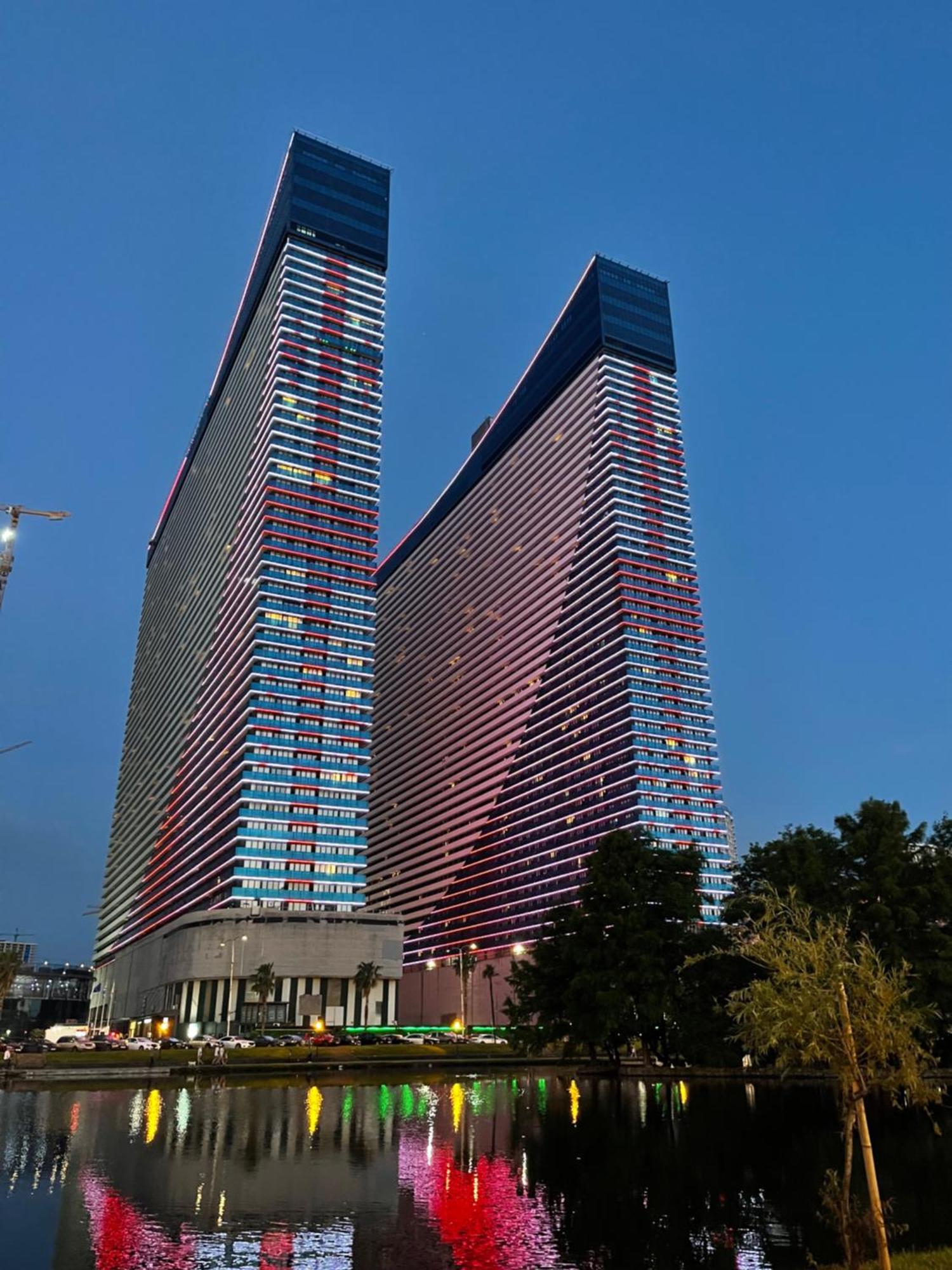Готель Orbi City Panorama Towers Батумі Екстер'єр фото